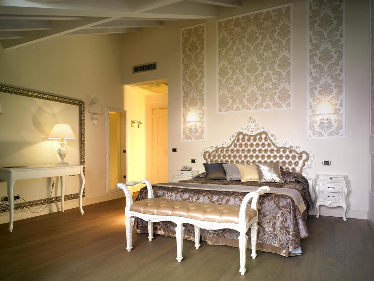Hotel Villa Del Sogno Gardone Riviera Bilik gambar